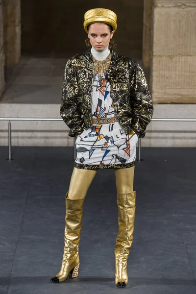 Look 64